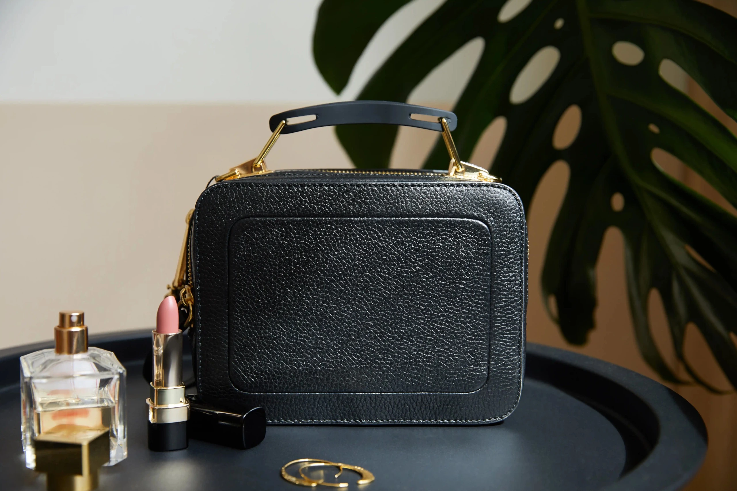 10 Merk Tas Branded Terpopuler: Yang Mana Jadi Favoritmu? | JULO
